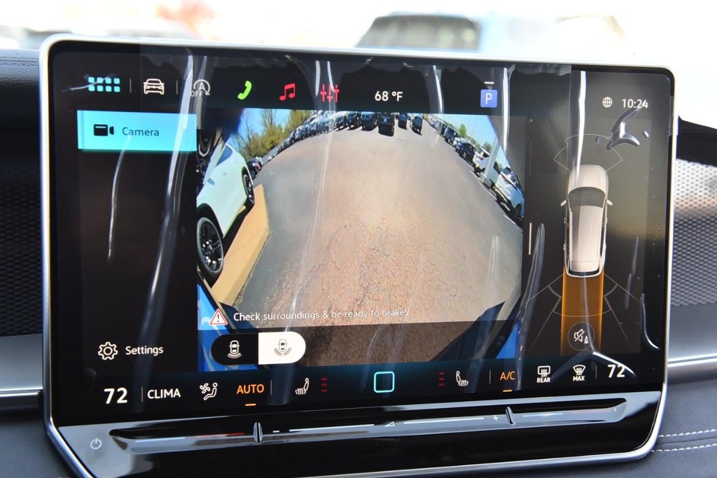 Volkswagen Tiguan Vehicle Full-screen Gallery Image 14