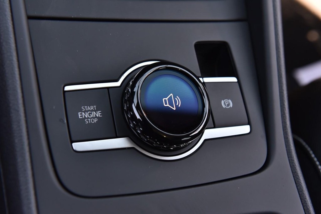 Volkswagen Tiguan Vehicle Full-screen Gallery Image 17