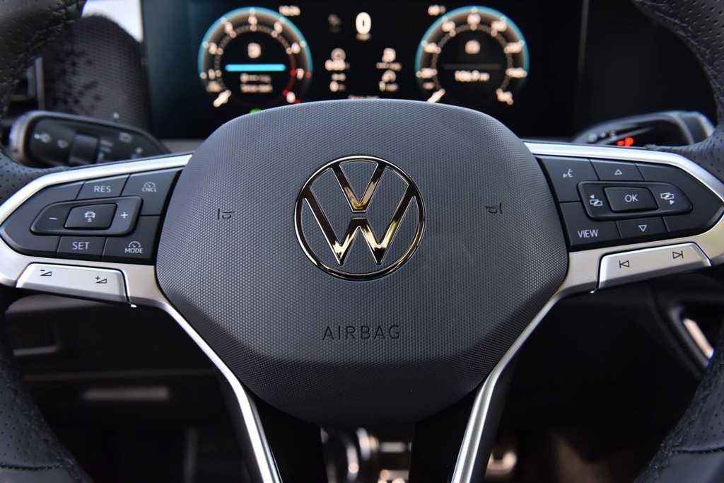 Volkswagen Tiguan Vehicle Full-screen Gallery Image 18