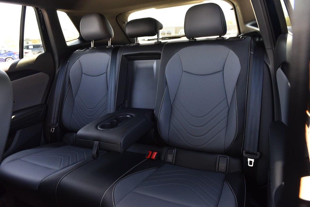 Volkswagen Tiguan Vehicle Full-screen Gallery Image 22