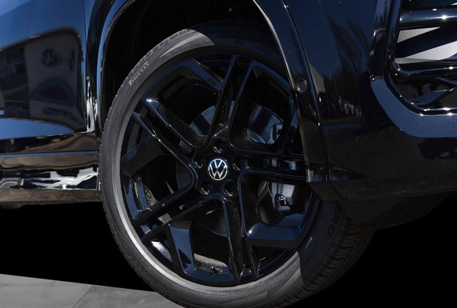Volkswagen Tiguan Vehicle Image 03