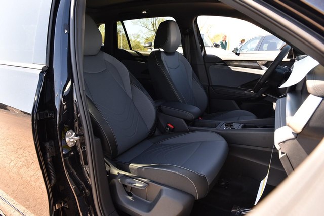 Volkswagen Tiguan Vehicle Image 20