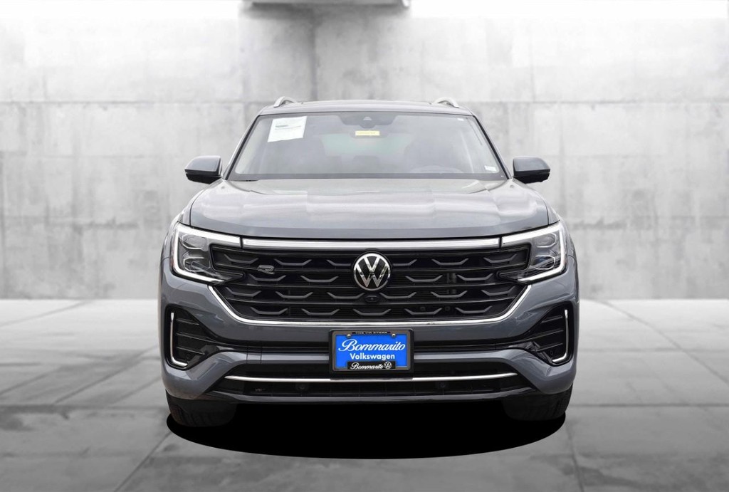 Volkswagen Atlas Vehicle Full-screen Gallery Image 4
