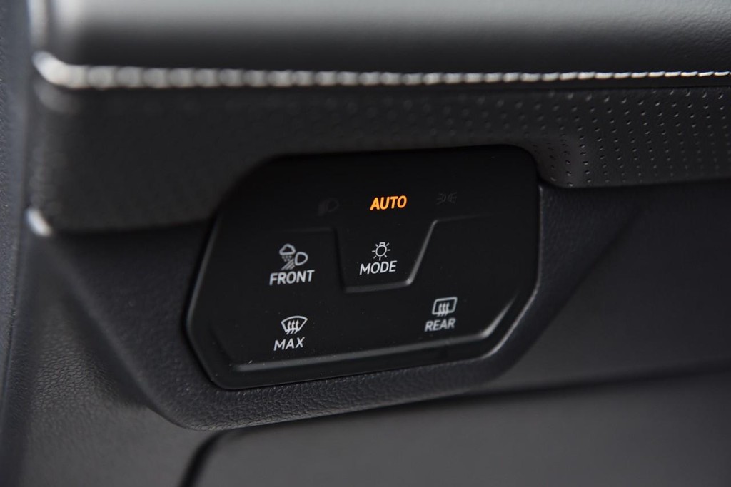 Volkswagen Atlas Vehicle Full-screen Gallery Image 11