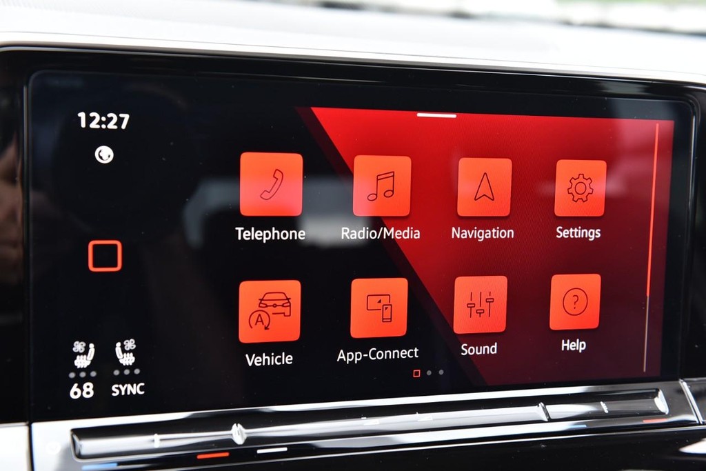 Volkswagen Atlas Vehicle Full-screen Gallery Image 14