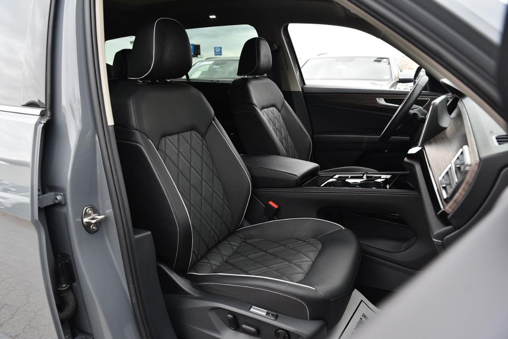 Volkswagen Atlas Vehicle Full-screen Gallery Image 20