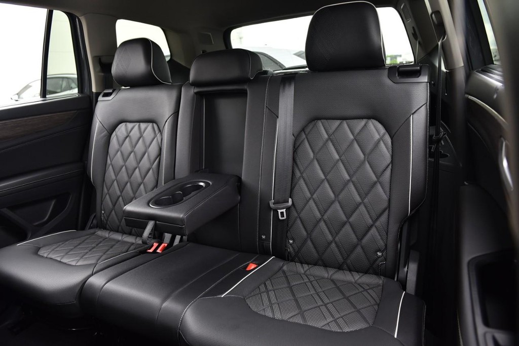 Volkswagen Atlas Vehicle Full-screen Gallery Image 22