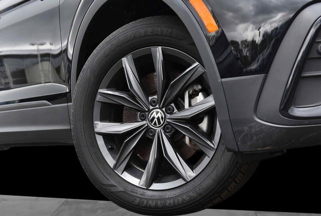 Volkswagen Tiguan Vehicle Image 03