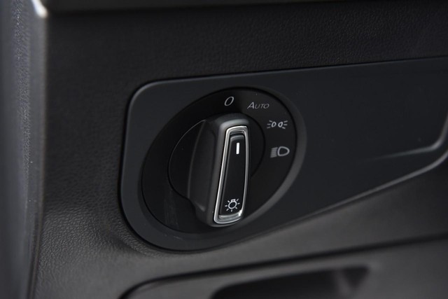 Volkswagen Tiguan Vehicle Image 10