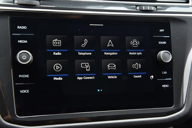 Volkswagen Tiguan Vehicle Image 13