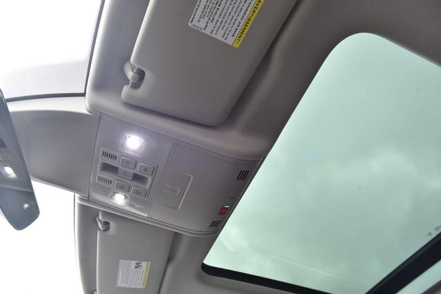 Volkswagen Tiguan Vehicle Image 21