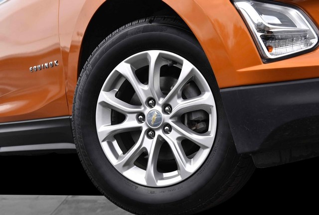 Chevrolet Equinox Vehicle Image 03