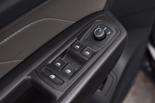 Volkswagen Atlas Cross Sport Vehicle Image 08