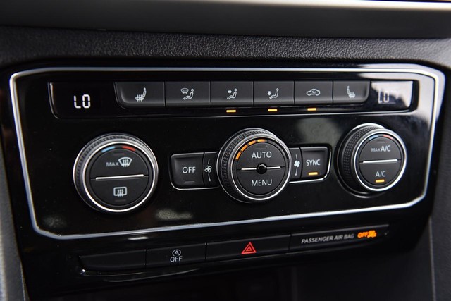 Volkswagen Atlas Cross Sport Vehicle Image 15