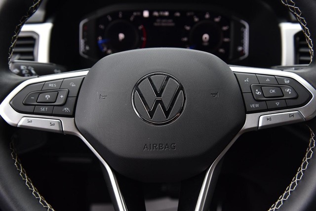 Volkswagen Atlas Cross Sport Vehicle Image 18