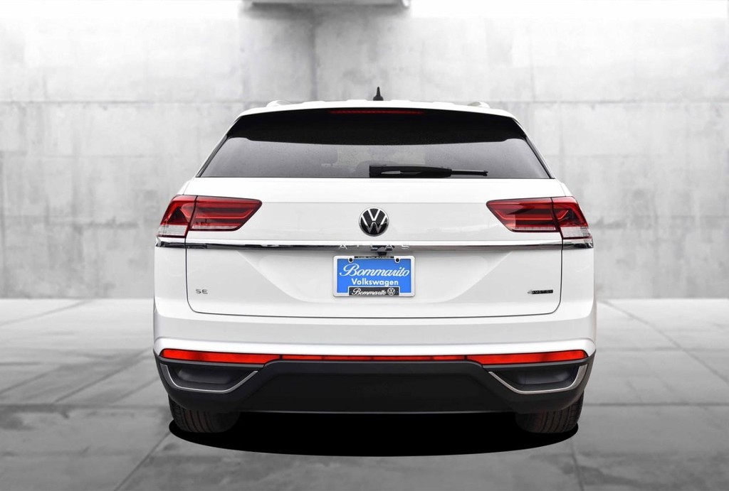 Volkswagen Atlas Cross Sport Vehicle Full-screen Gallery Image 6