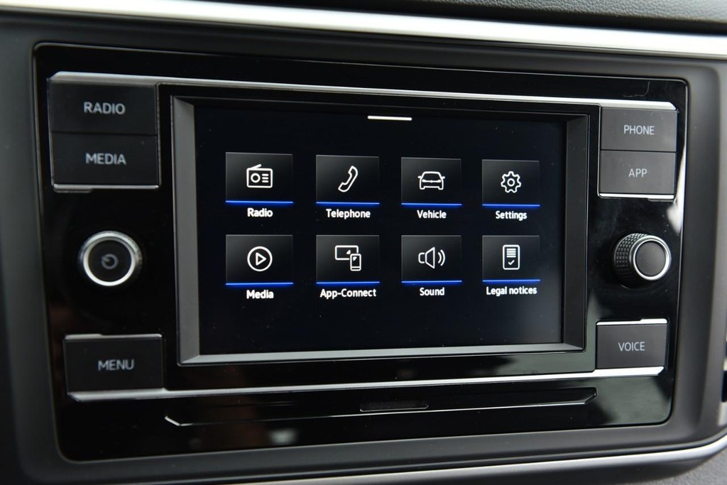 Volkswagen Atlas Cross Sport Vehicle Full-screen Gallery Image 13