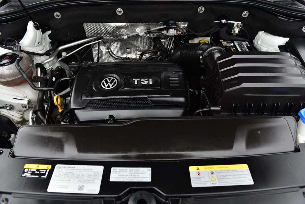 Volkswagen Atlas Cross Sport Vehicle Full-screen Gallery Image 23