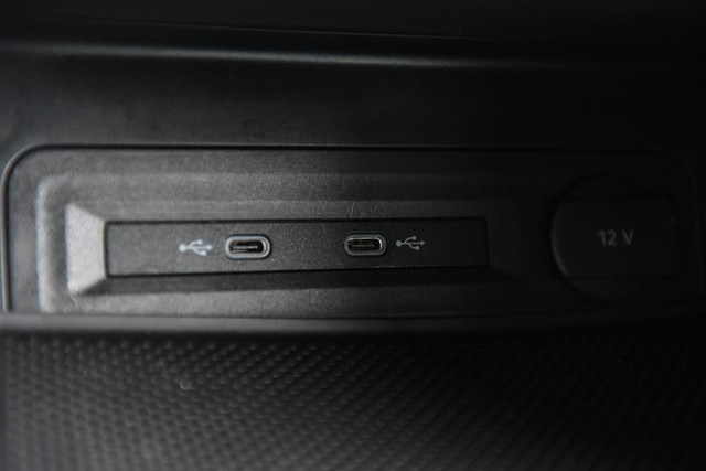 Volkswagen Atlas Cross Sport Vehicle Image 15