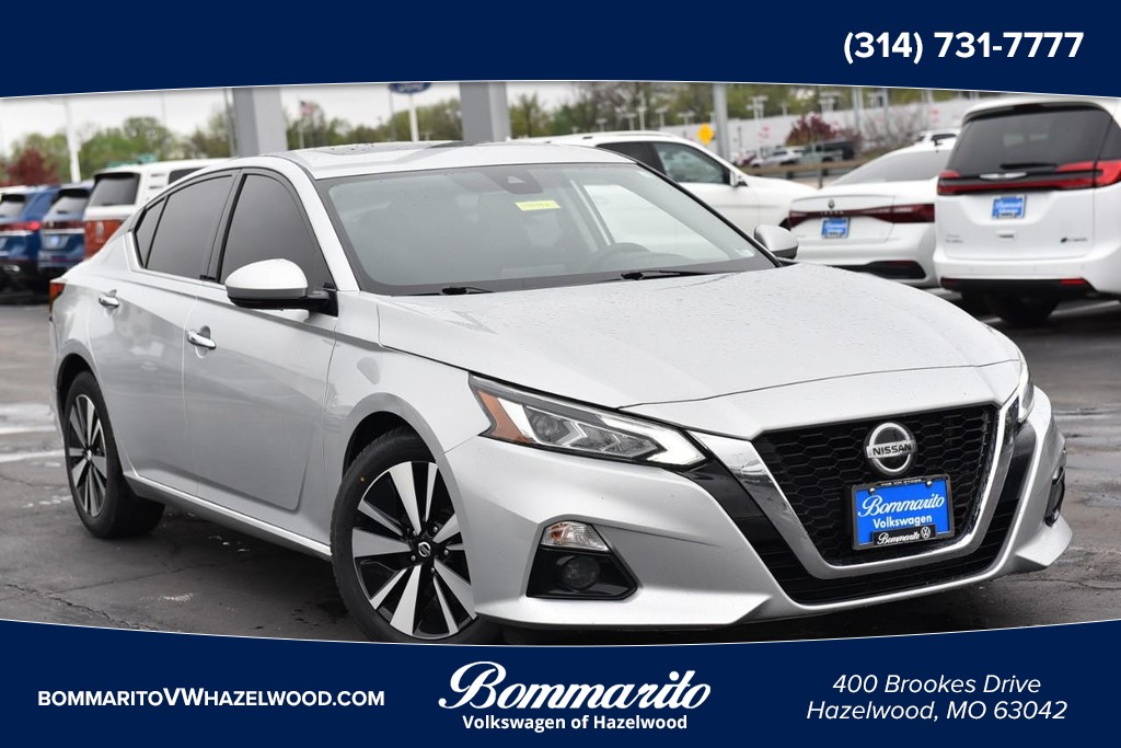 Brilliant Silver Metallic 2019 Nissan Altima 2.5 SL FWD Sedan Front-Wheel Drive Continuously Variable Transmission