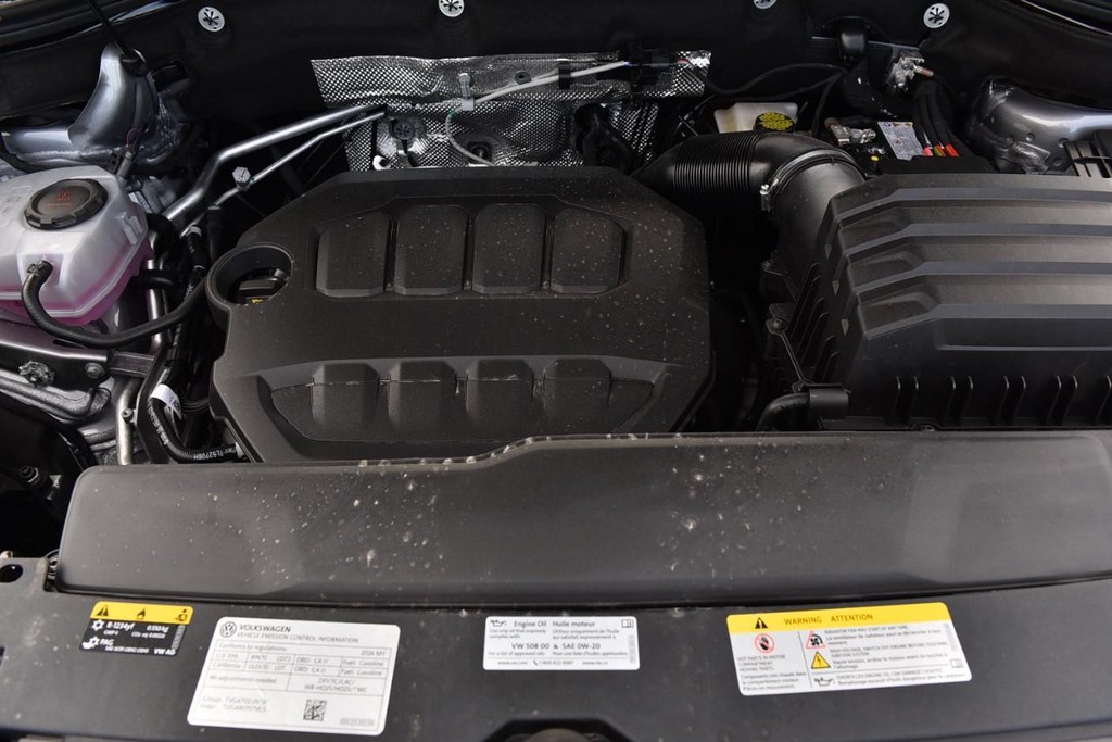 Volkswagen Atlas Cross Sport Vehicle Full-screen Gallery Image 26