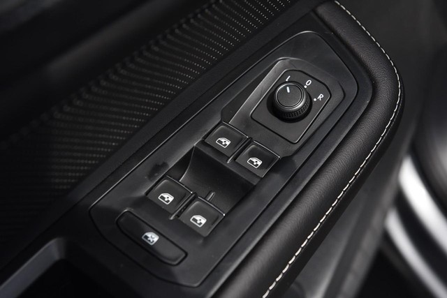 Volkswagen Atlas Cross Sport Vehicle Image 08