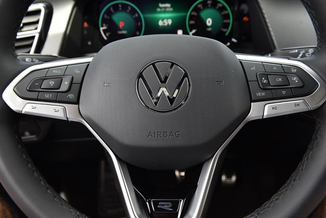 Volkswagen Atlas Cross Sport Vehicle Image 17