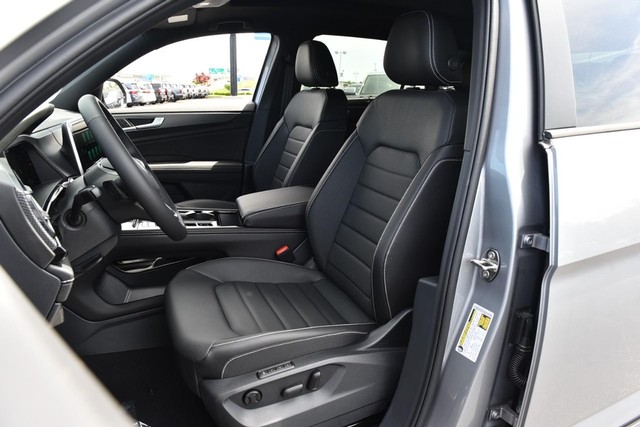 Volkswagen Atlas Cross Sport Vehicle Image 18