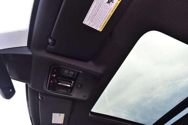 Volkswagen Atlas Cross Sport Vehicle Image 20