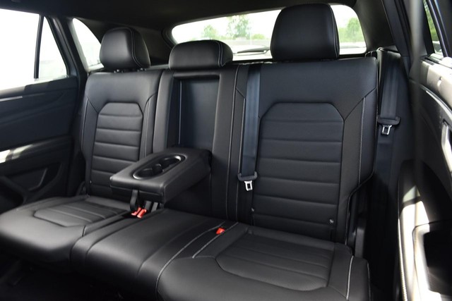 Volkswagen Atlas Cross Sport Vehicle Image 21