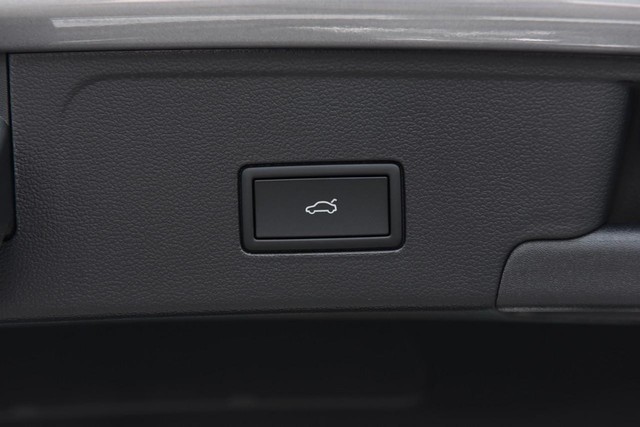 Volkswagen Atlas Cross Sport Vehicle Image 25