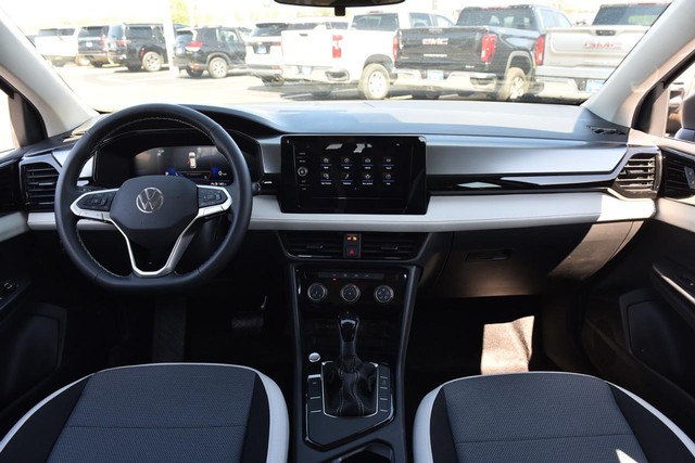 Volkswagen Taos Vehicle Image 07