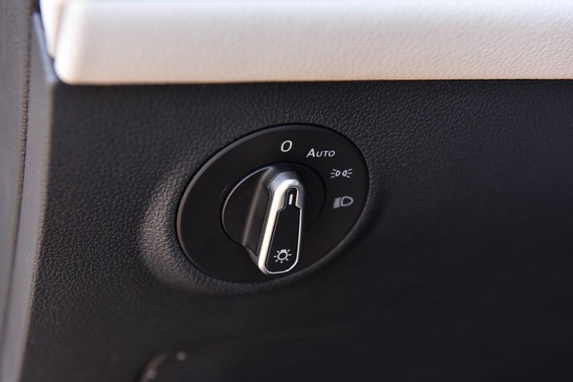 Volkswagen Taos Vehicle Image 10