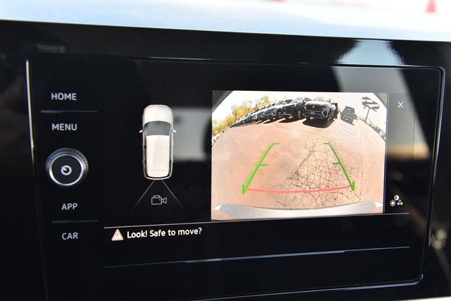 Volkswagen Taos Vehicle Image 12