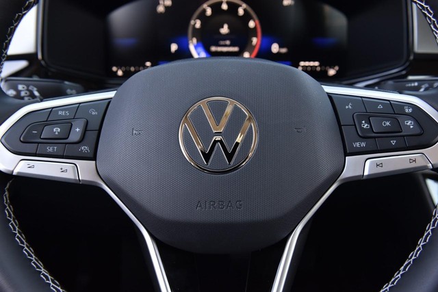 Volkswagen Taos Vehicle Image 17