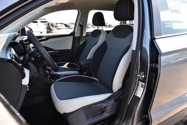 Volkswagen Taos Vehicle Image 18