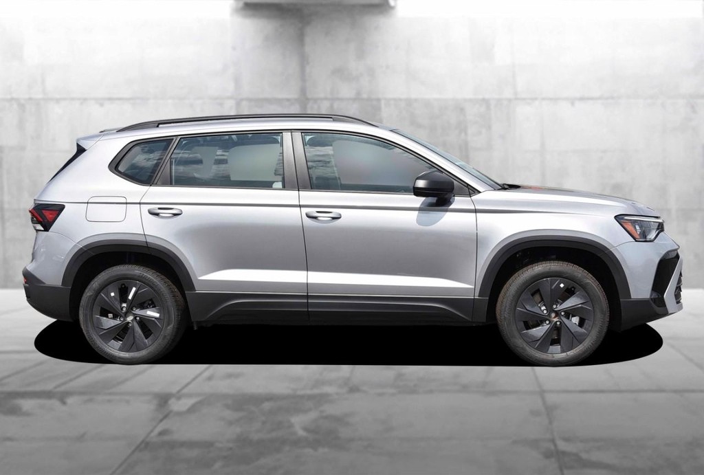 Volkswagen Taos Vehicle Full-screen Gallery Image 5