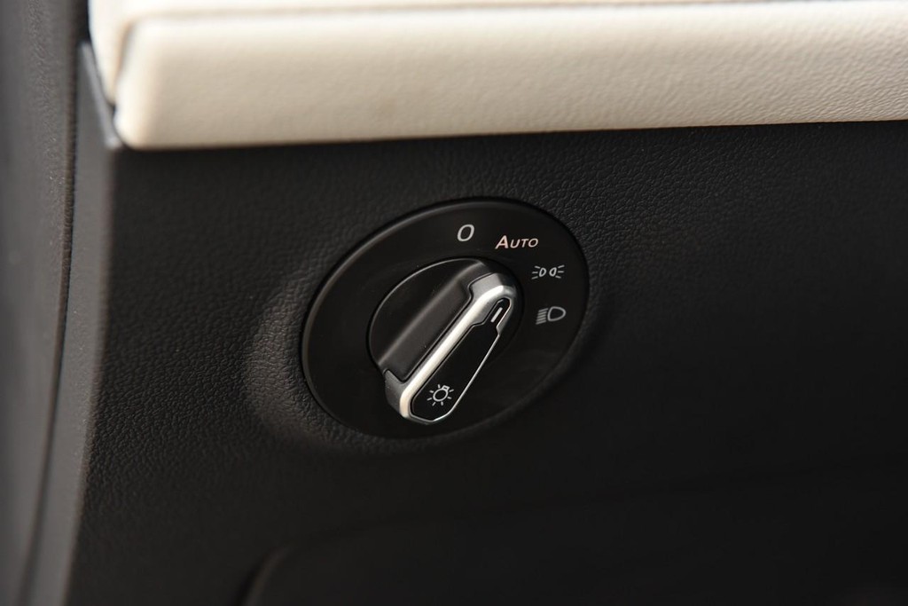 Volkswagen Taos Vehicle Full-screen Gallery Image 10