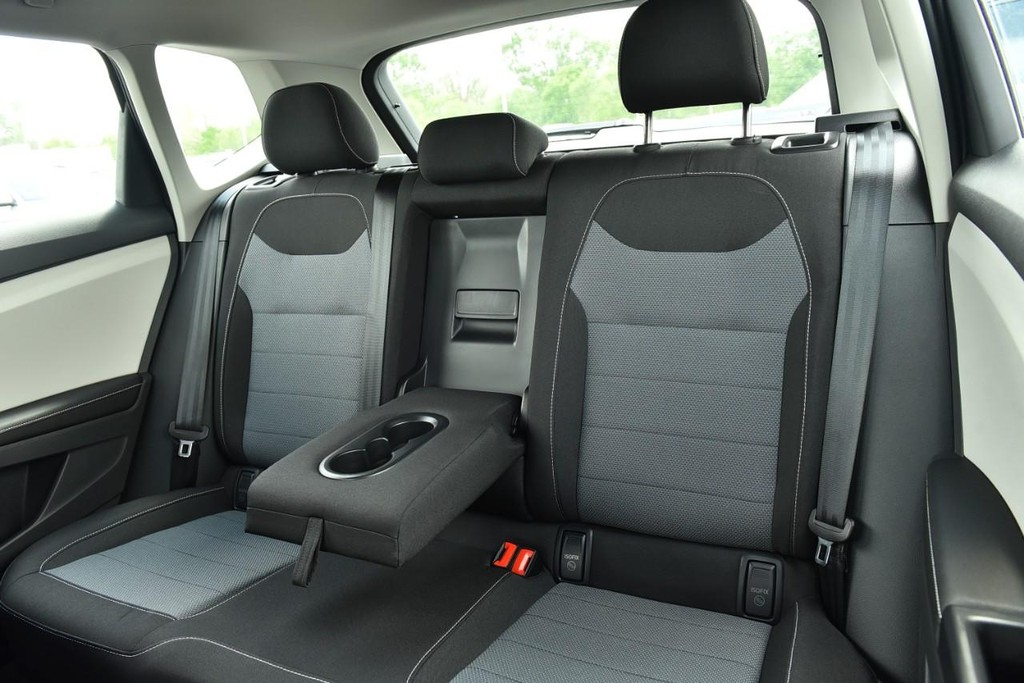 Volkswagen Taos Vehicle Full-screen Gallery Image 20