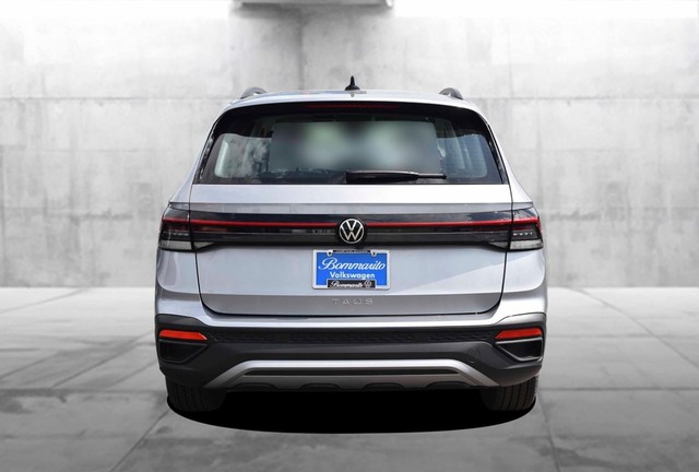 Volkswagen Taos Vehicle Image 06