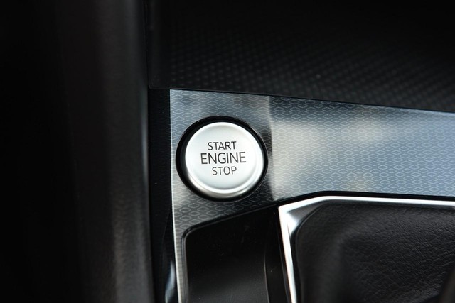Volkswagen Taos Vehicle Image 16