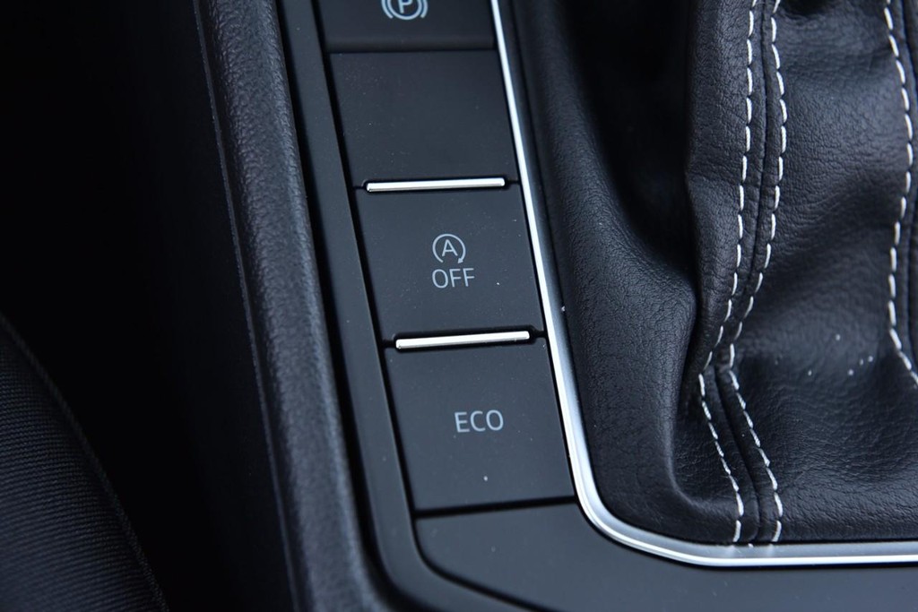 Volkswagen Jetta Vehicle Full-screen Gallery Image 17