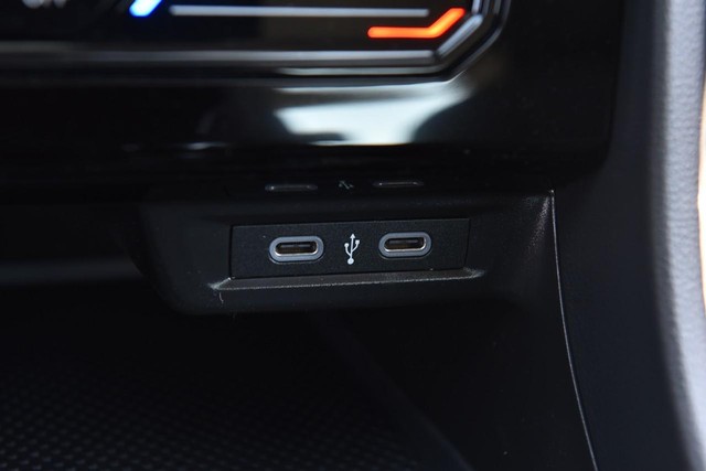 Volkswagen Jetta Vehicle Image 16