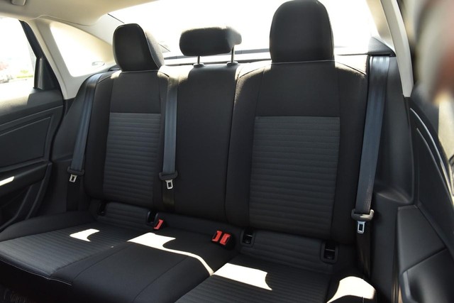 Volkswagen Jetta Vehicle Image 21
