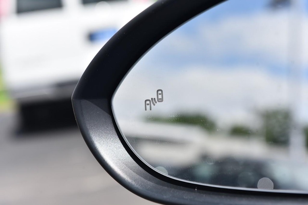 Volkswagen Jetta Vehicle Full-screen Gallery Image 10
