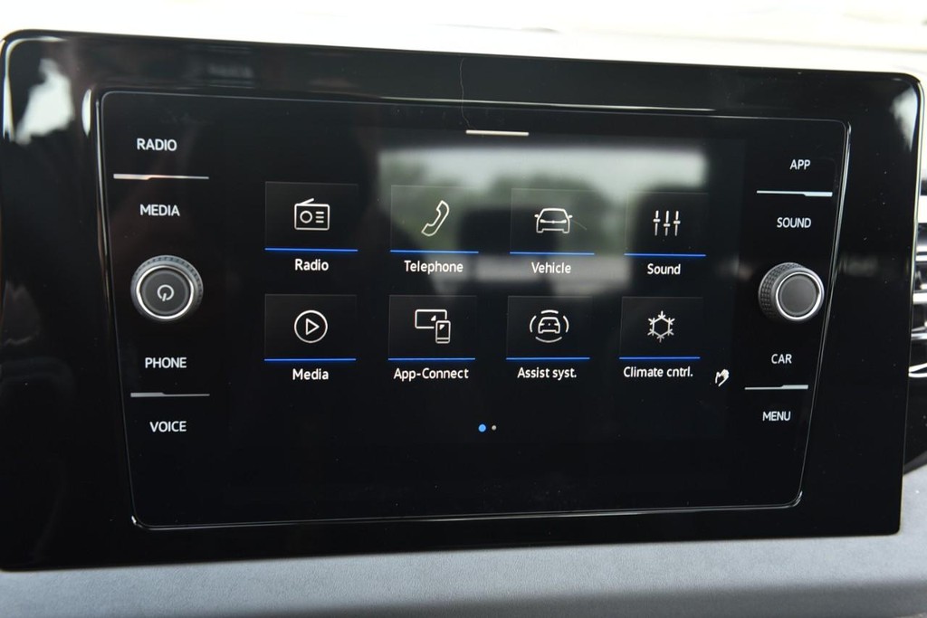 Volkswagen Jetta Vehicle Full-screen Gallery Image 14