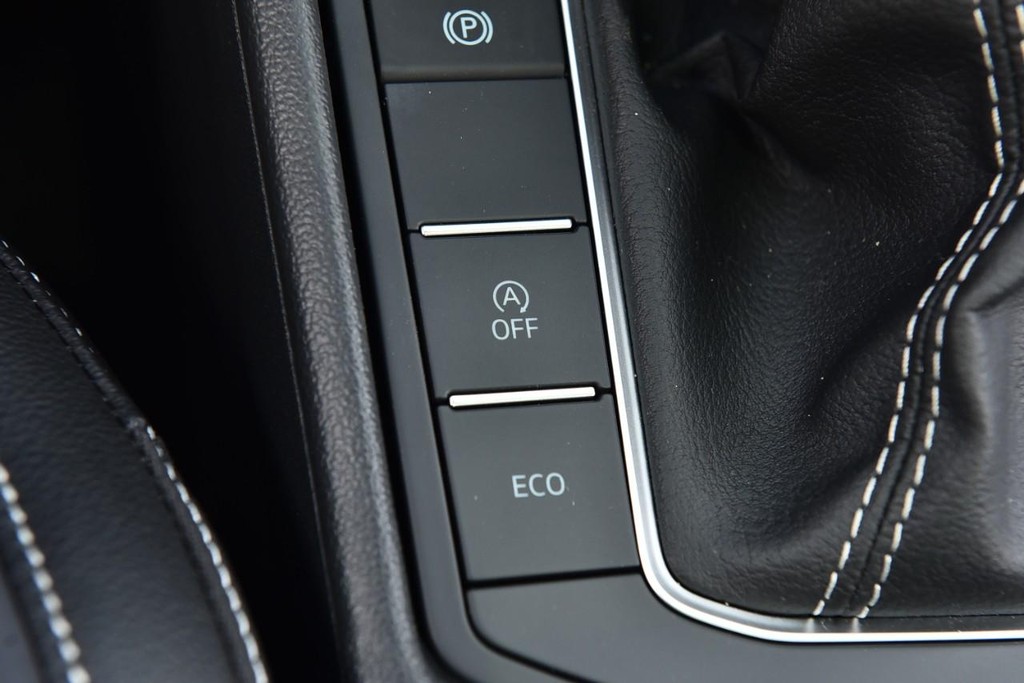 Volkswagen Jetta Vehicle Full-screen Gallery Image 18