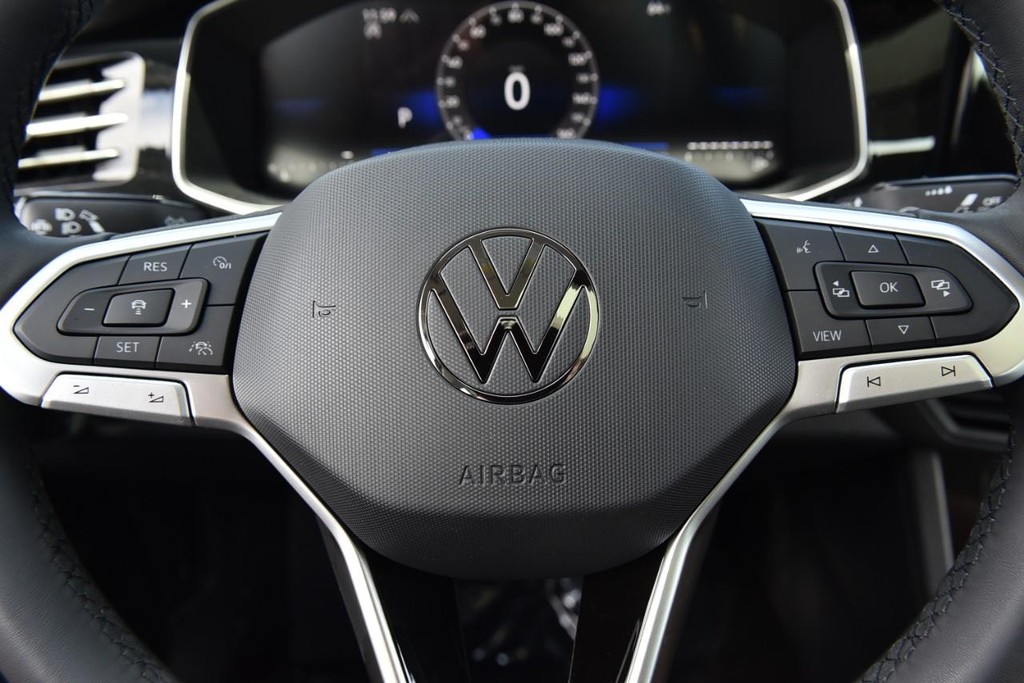Volkswagen Jetta Vehicle Full-screen Gallery Image 19