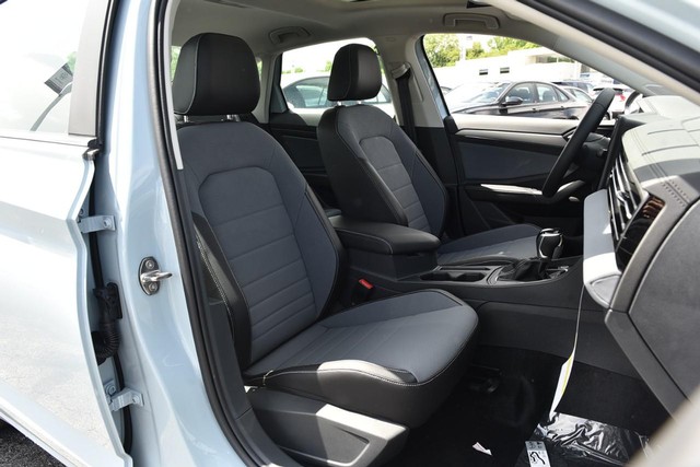 Volkswagen Jetta Vehicle Image 21