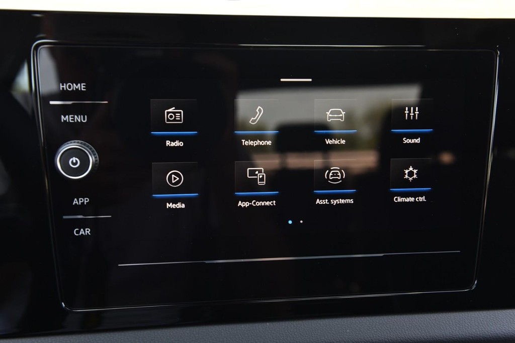 Volkswagen Jetta Vehicle Full-screen Gallery Image 14